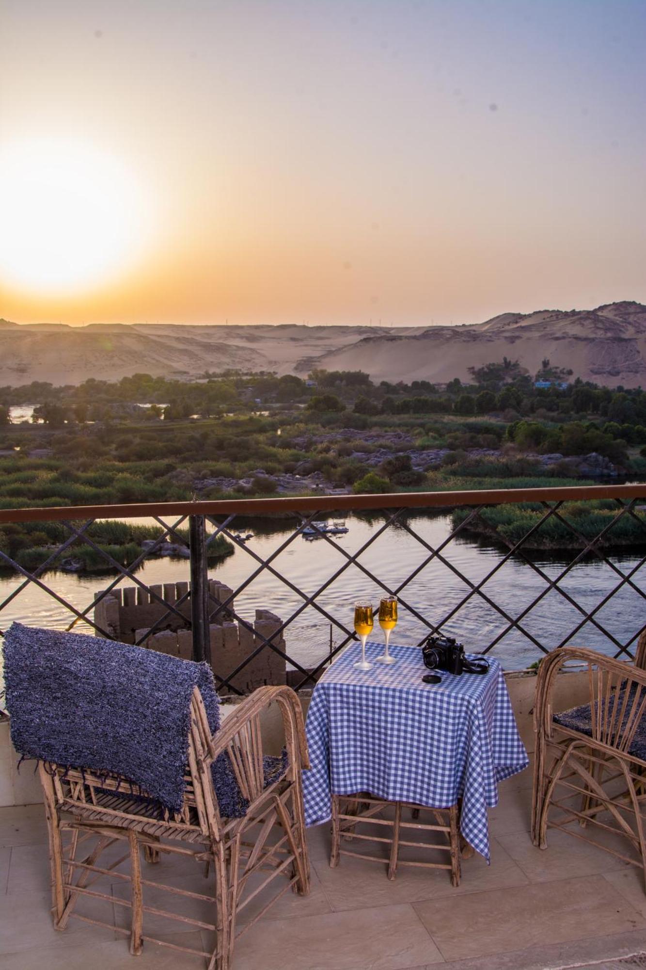 Aswan Nile Palace Exterior foto