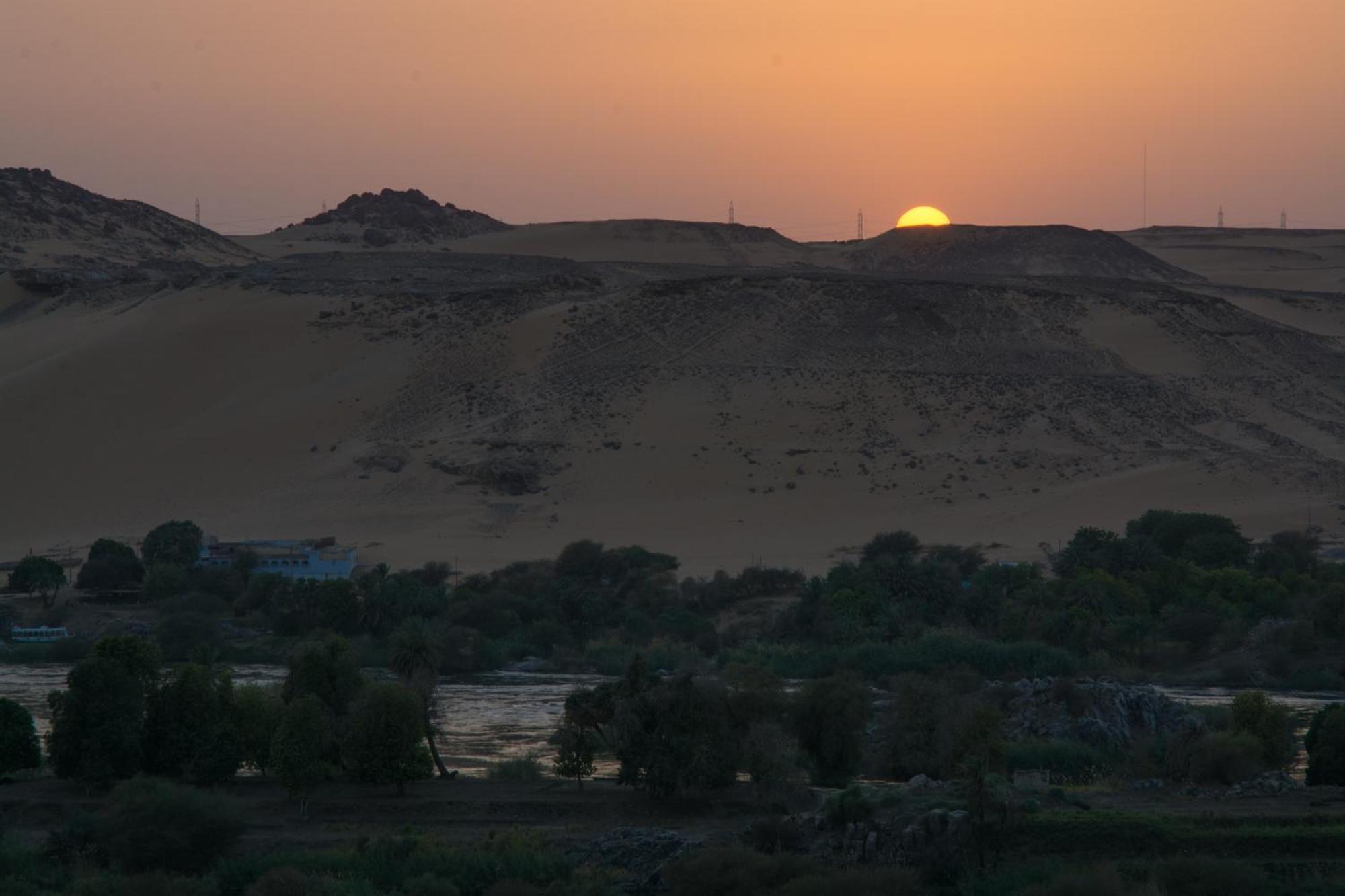 Aswan Nile Palace Exterior foto